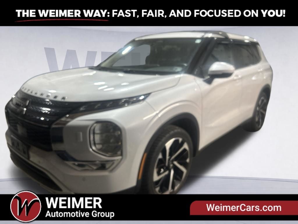 2024 Mitsubishi Outlander Photo in Cumberland, MD 21502