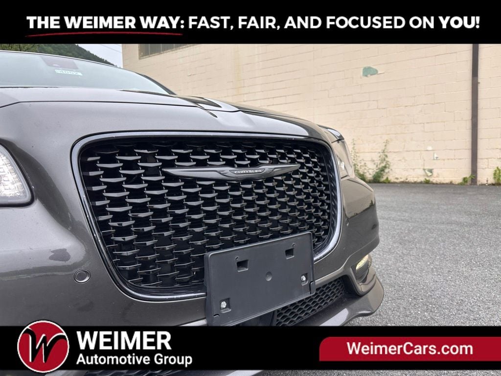 2023 Chrysler 300 Touring Photo in Cumberland, MD 21502