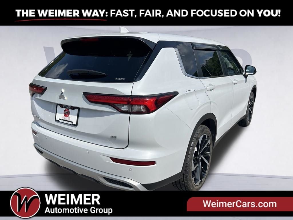 2024 Mitsubishi Outlander Photo in Cumberland MD 21502