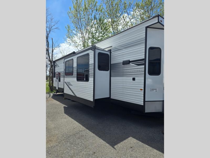 2026 Jayco 404LOFT DS Photo in Moorefield, WV 26836