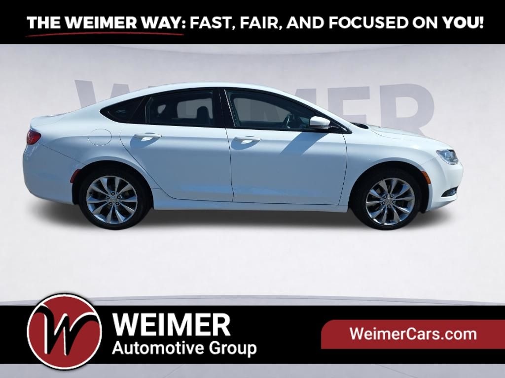 2015 Chrysler 200 Photo in Moorefield, WV 26836