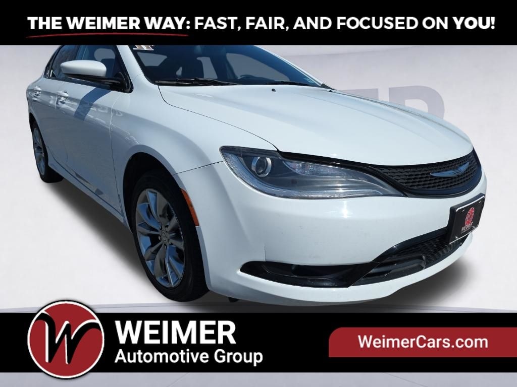 2015 Chrysler 200 Photo in Moorefield, WV 26836