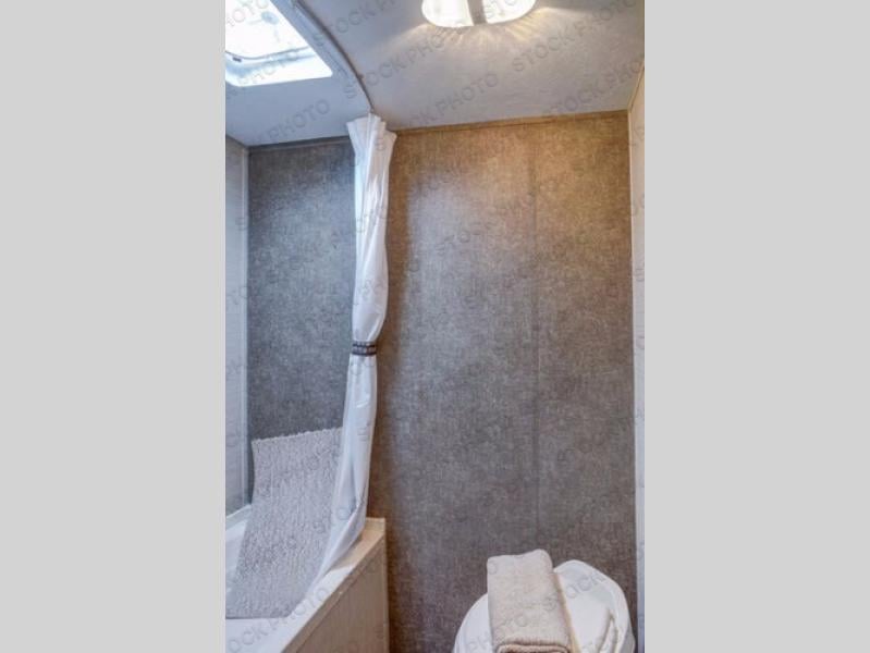 Pre-Owned 2018 Keystone RV Summerland Mini 1800BH - photo - 6