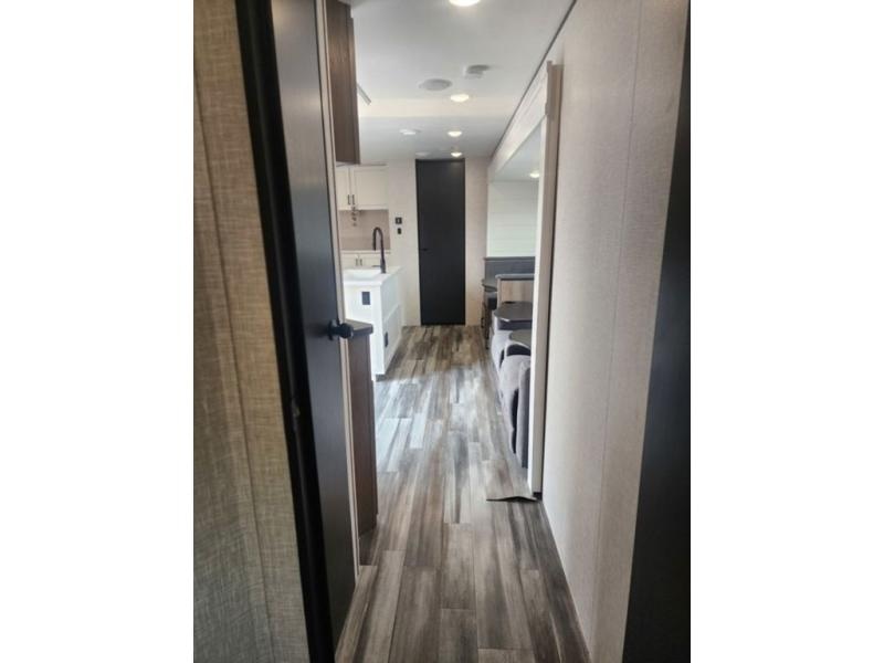 New 2025 Jayco 331BTS Jay Flight - photo - 46