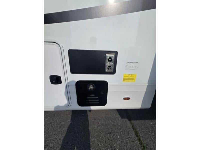 New 2026 Jayco 382FLRB North Point - photo - 16