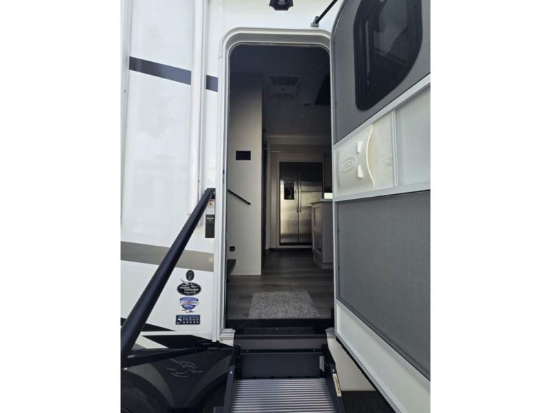 New 2026 Jayco 382FLRB North Point - photo - 19