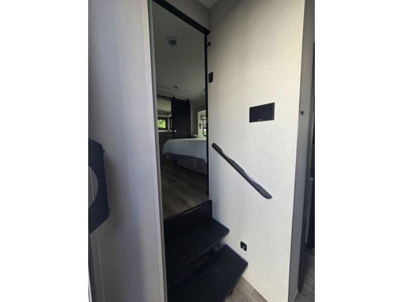 New 2026 Jayco 382FLRB North Point - photo - 21