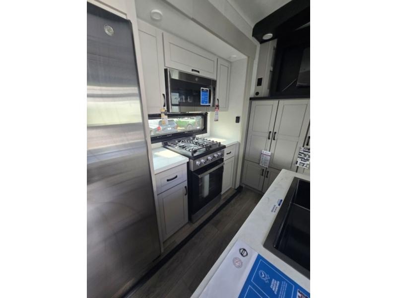 New 2026 Jayco 382FLRB North Point - photo - 28