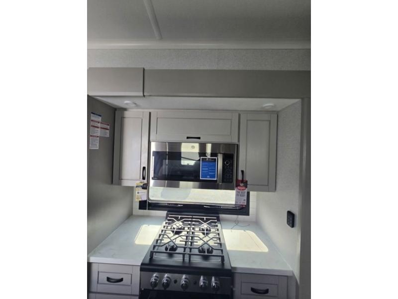 New 2026 Jayco 382FLRB North Point - photo - 33