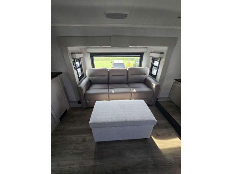 New 2026 Jayco 382FLRB North Point - photo - 47