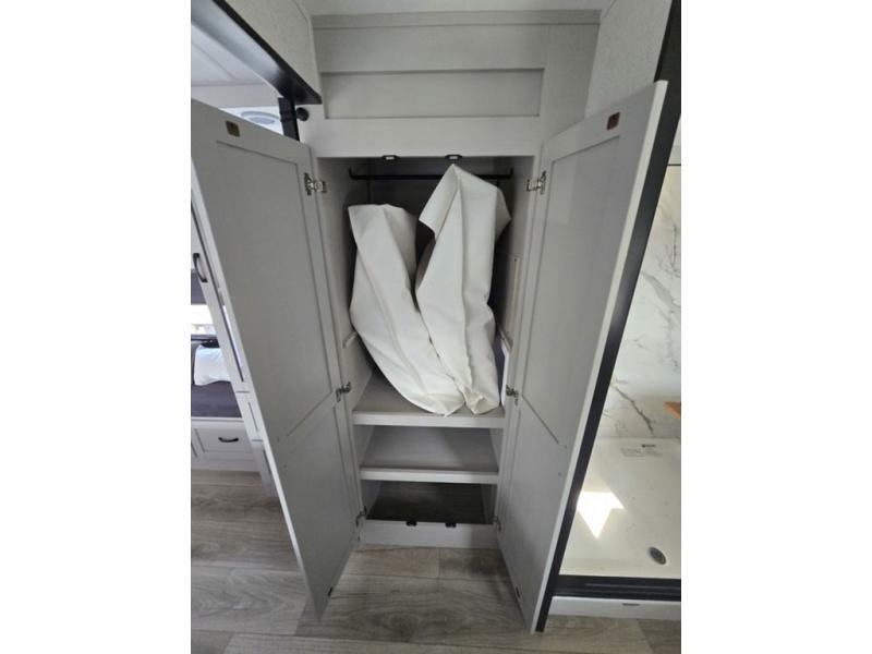 New 2026 Jayco 382FLRB North Point - photo - 70