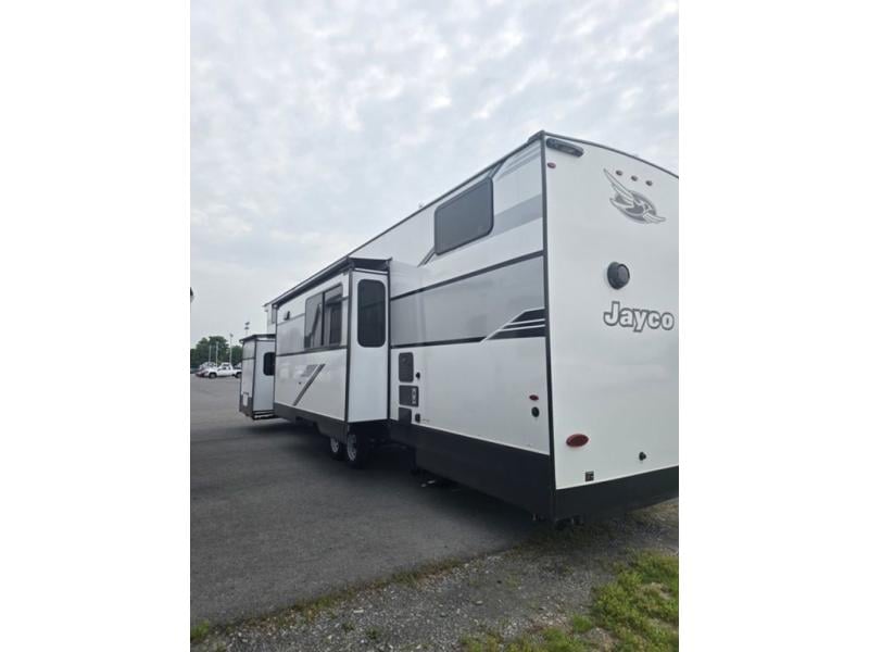 New 2025 Jayco JayLoft Jay Flight Bungalow - photo - 5