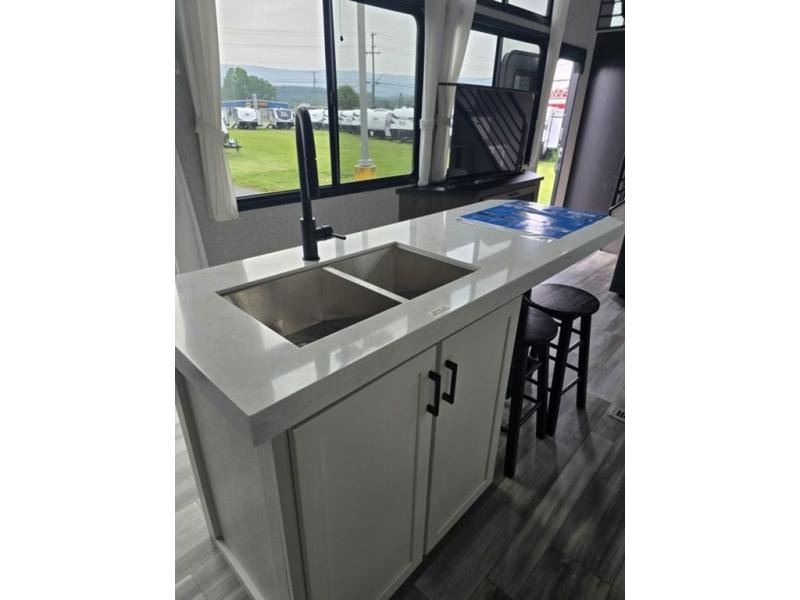 New 2025 Jayco JayLoft Jay Flight Bungalow - photo - 25