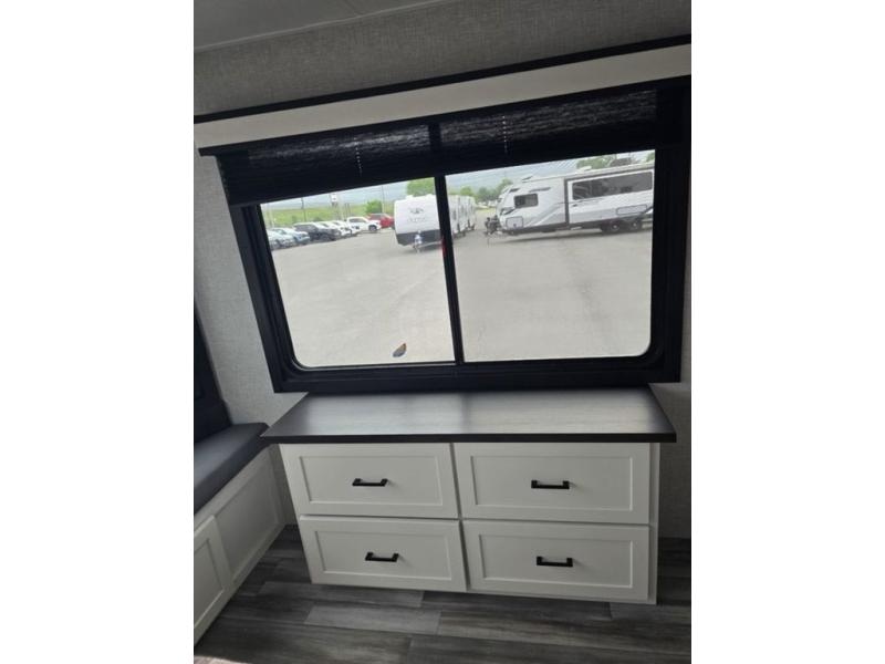 New 2025 Jayco JayLoft Jay Flight Bungalow - photo - 38