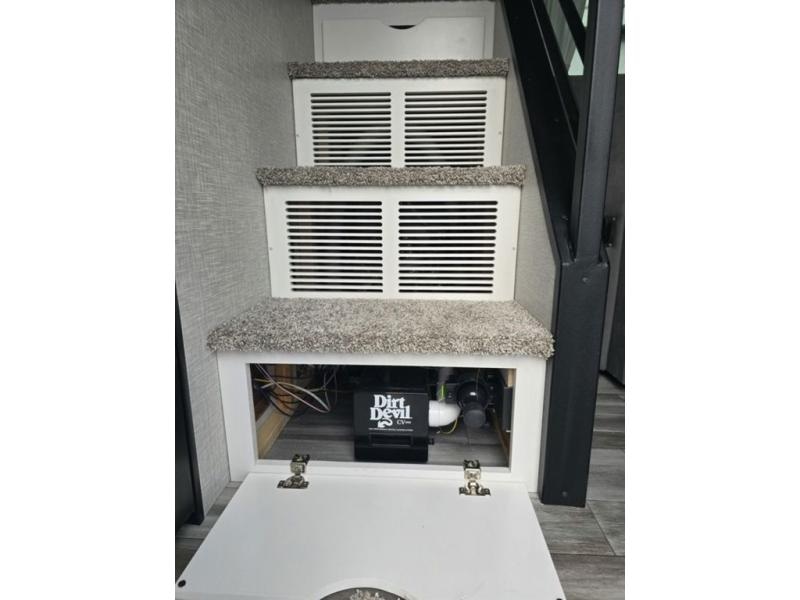 New 2025 Jayco JayLoft Jay Flight Bungalow - photo - 45
