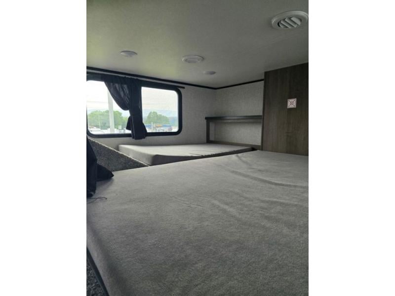 New 2025 Jayco JayLoft Jay Flight Bungalow - photo - 48