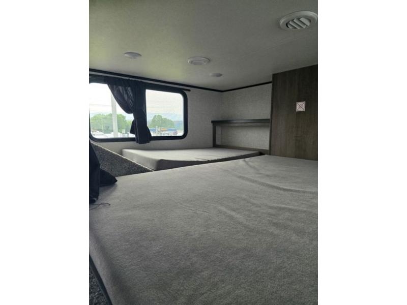New 2025 Jayco JayLoft Jay Flight Bungalow - photo - 48