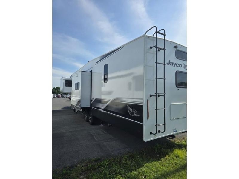 New 2026 Jayco 360DBOK Eagle - photo - 9