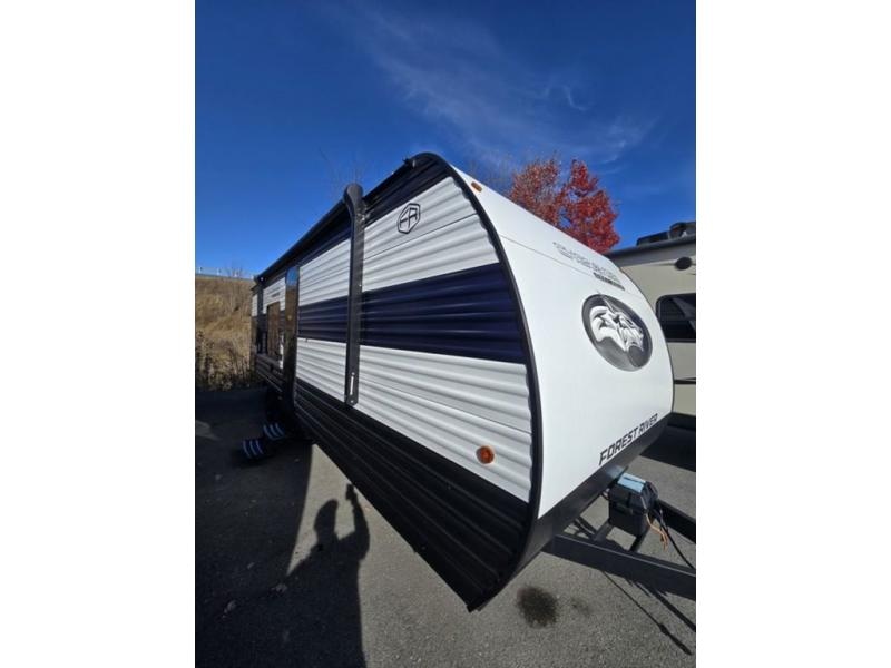 Pre-Owned 2025 Forest River RV 26EV Cherokee Grey Wolf - photo - 0