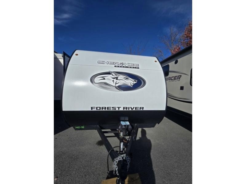 Pre-Owned 2025 Forest River RV 26EV Cherokee Grey Wolf - photo - 1