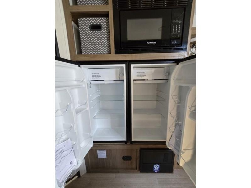 Pre-Owned 2025 Forest River RV 26EV Cherokee Grey Wolf - photo - 17