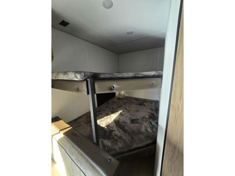 Pre-Owned 2025 Forest River RV 26EV Cherokee Grey Wolf - photo - 18