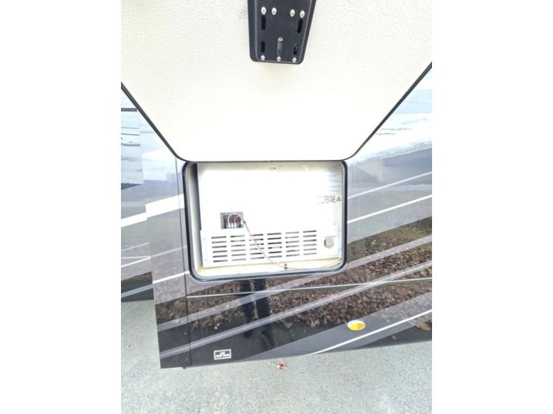 New 2026 Jayco 395 Seismic - photo - 10