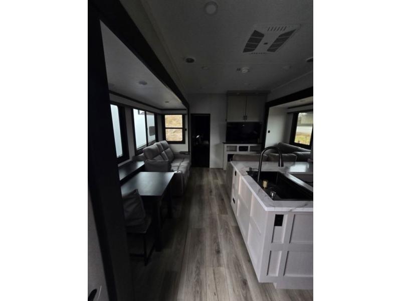 New 2026 Jayco 395 Seismic - photo - 19