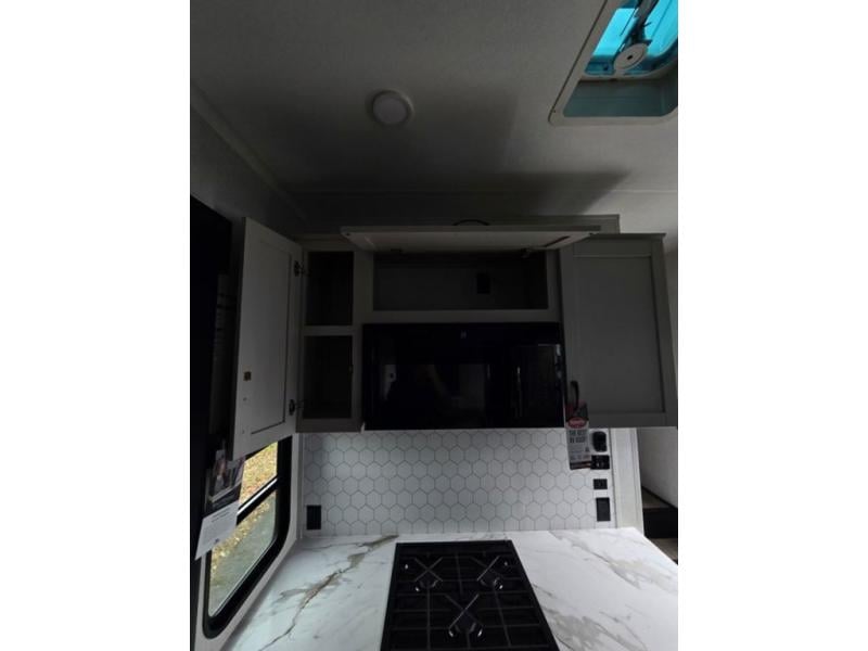 New 2026 Jayco 395 Seismic - photo - 25