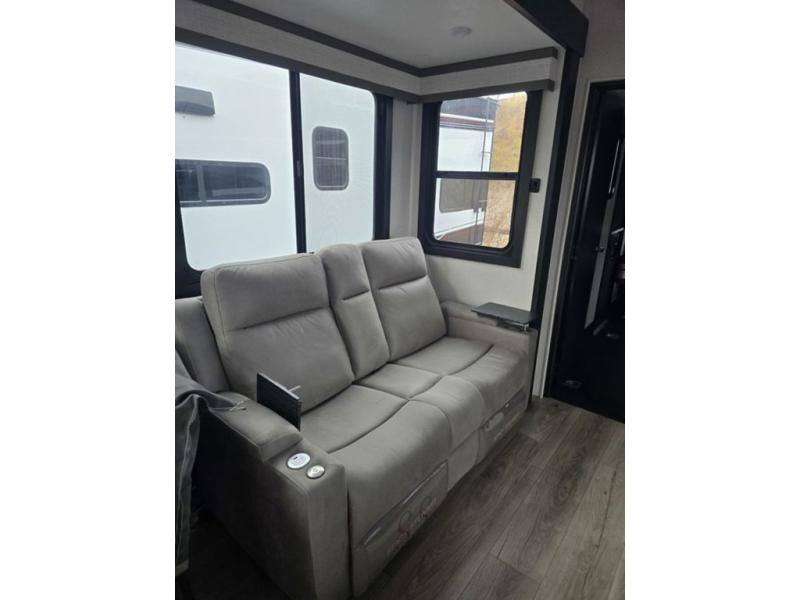 New 2026 Jayco 395 Seismic - photo - 37