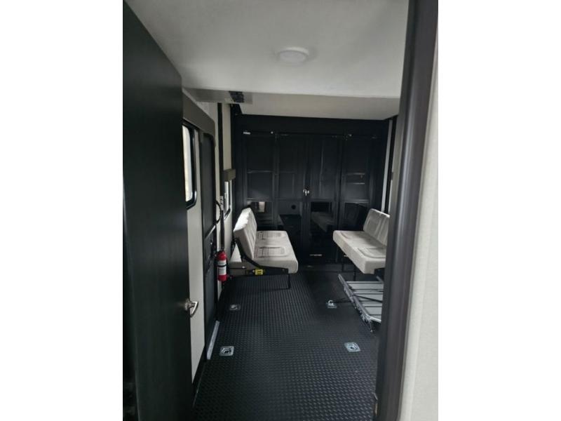 New 2026 Jayco 395 Seismic - photo - 43