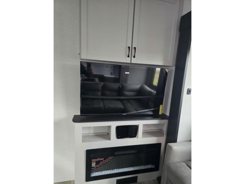 New 2026 Jayco 395 Seismic - photo - 39