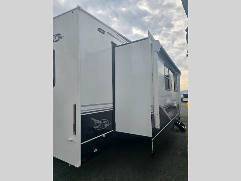 New 2026 Jayco 365UKTS Eagle - photo - 6