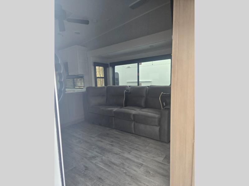 New 2026 Jayco 365UKTS Eagle - photo - 18