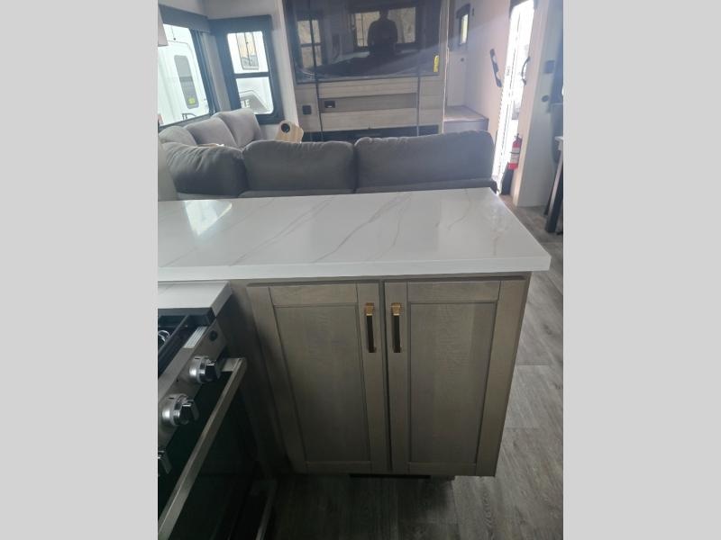New 2026 Jayco 365UKTS Eagle - photo - 37