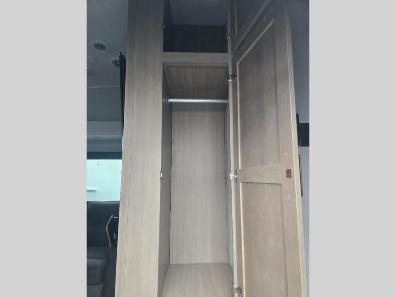 New 2026 Jayco 365UKTS Eagle - photo - 46