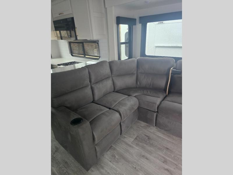 New 2026 Jayco 365UKTS Eagle - photo - 40