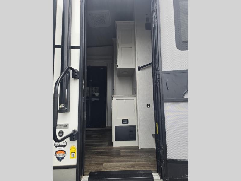 Pre-Owned 2023 Keystone RV 316RLS Cougar - photo - 18