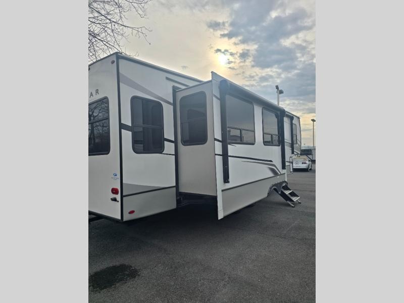 Pre-Owned 2023 Keystone RV 316RLS Cougar - photo - 7