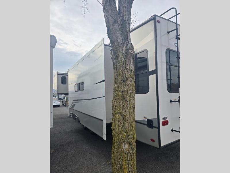 Pre-Owned 2023 Keystone RV 316RLS Cougar - photo - 9