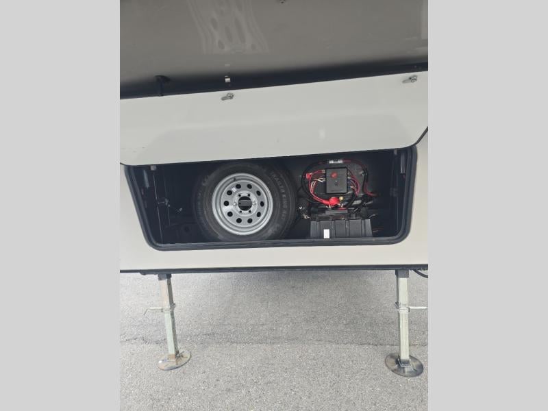 Pre-Owned 2023 Keystone RV 316RLS Cougar - photo - 16