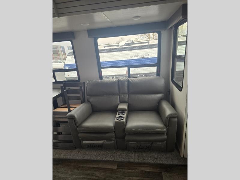 Pre-Owned 2023 Keystone RV 316RLS Cougar - photo - 49