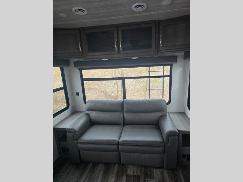 Pre-Owned 2023 Keystone RV 316RLS Cougar - photo - 45