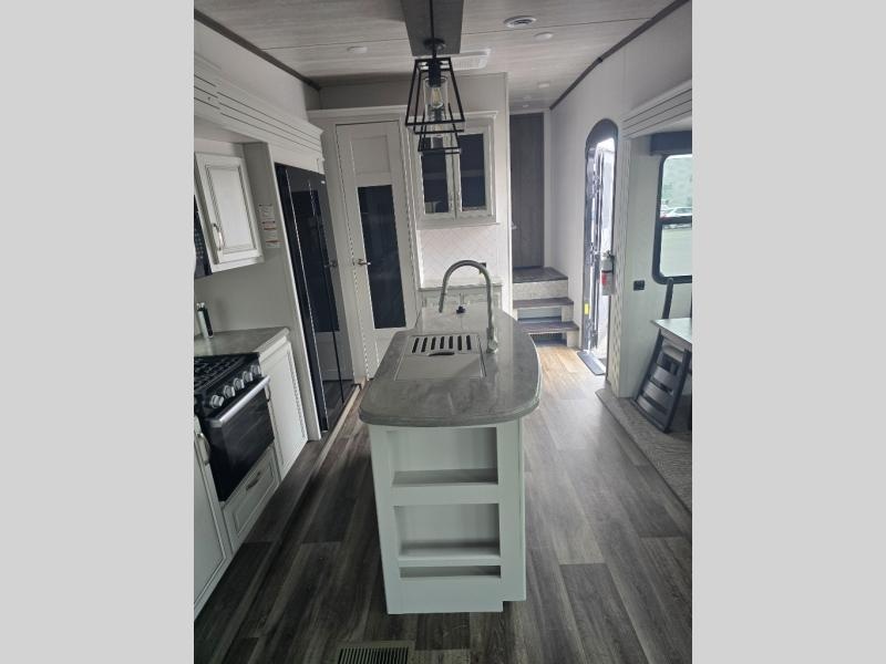 Pre-Owned 2023 Keystone RV 316RLS Cougar - photo - 51