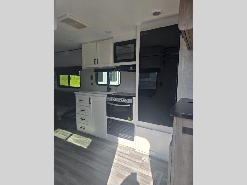 Pre-Owned 2025 Jayco 265TH Jay Flight SLX - photo - 10