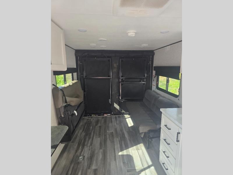 Pre-Owned 2025 Jayco 265TH Jay Flight SLX - photo - 12