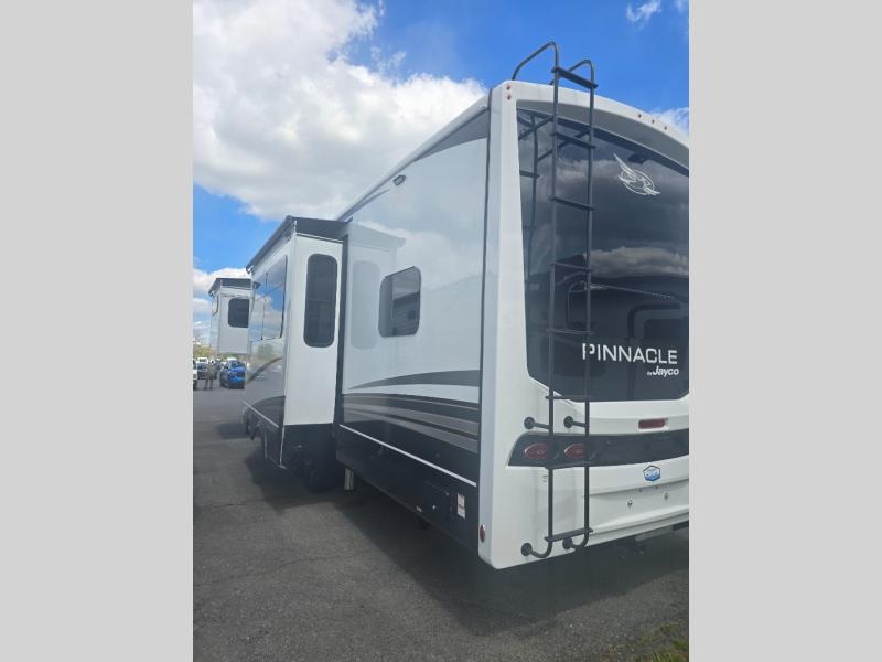 New 2026 Jayco 38FBRK Pinnacle - photo - 15