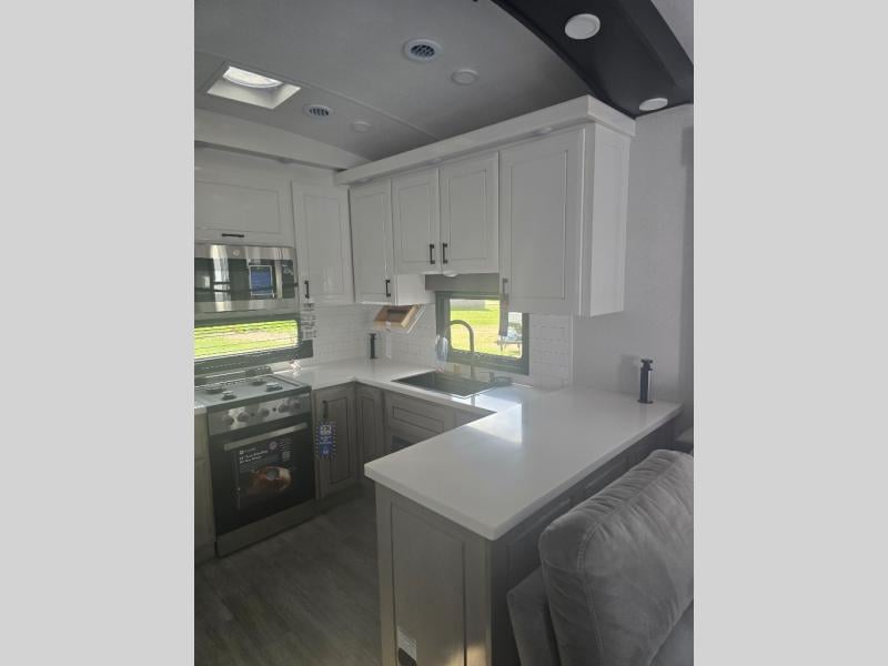 New 2026 Jayco 38FBRK Pinnacle - photo - 29