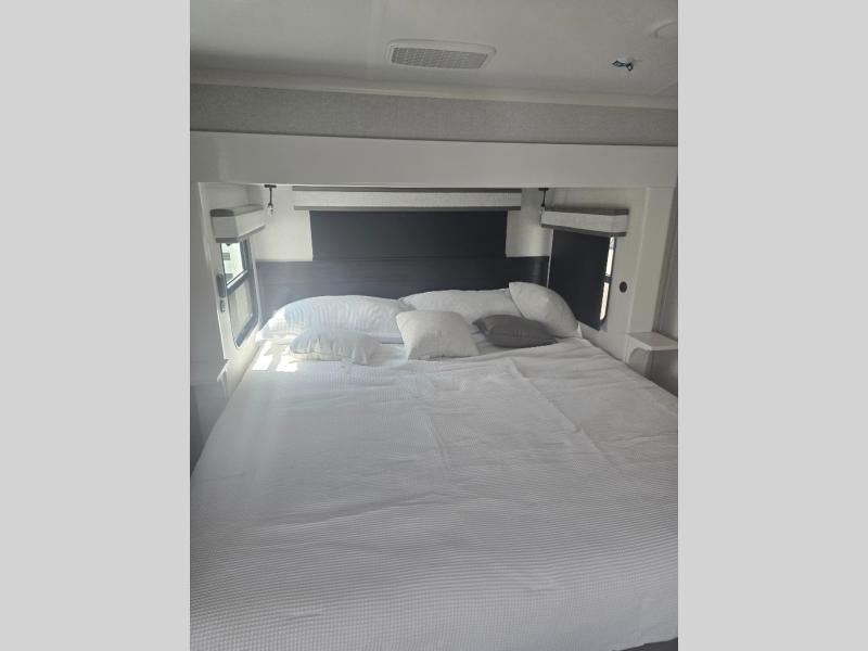 New 2026 Jayco 38FBRK Pinnacle - photo - 63