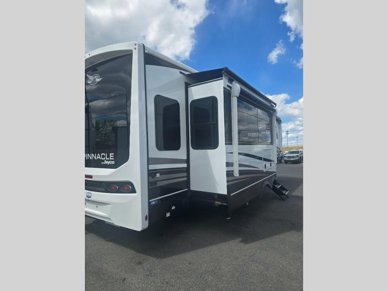 New 2026 Jayco 32RLTS Pinnacle - photo - 13